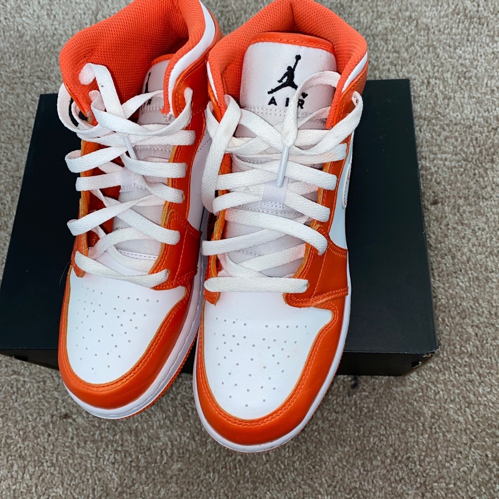 Air Jordan’s mid